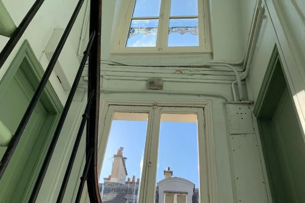 Apartment Paris Studio Rose & Stouring